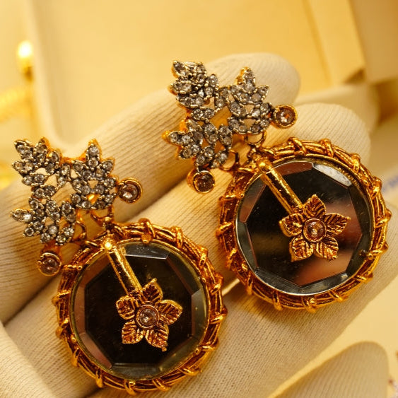 Gorgeous Design Gold Plated Crystal Stones Earrings For Girls/women