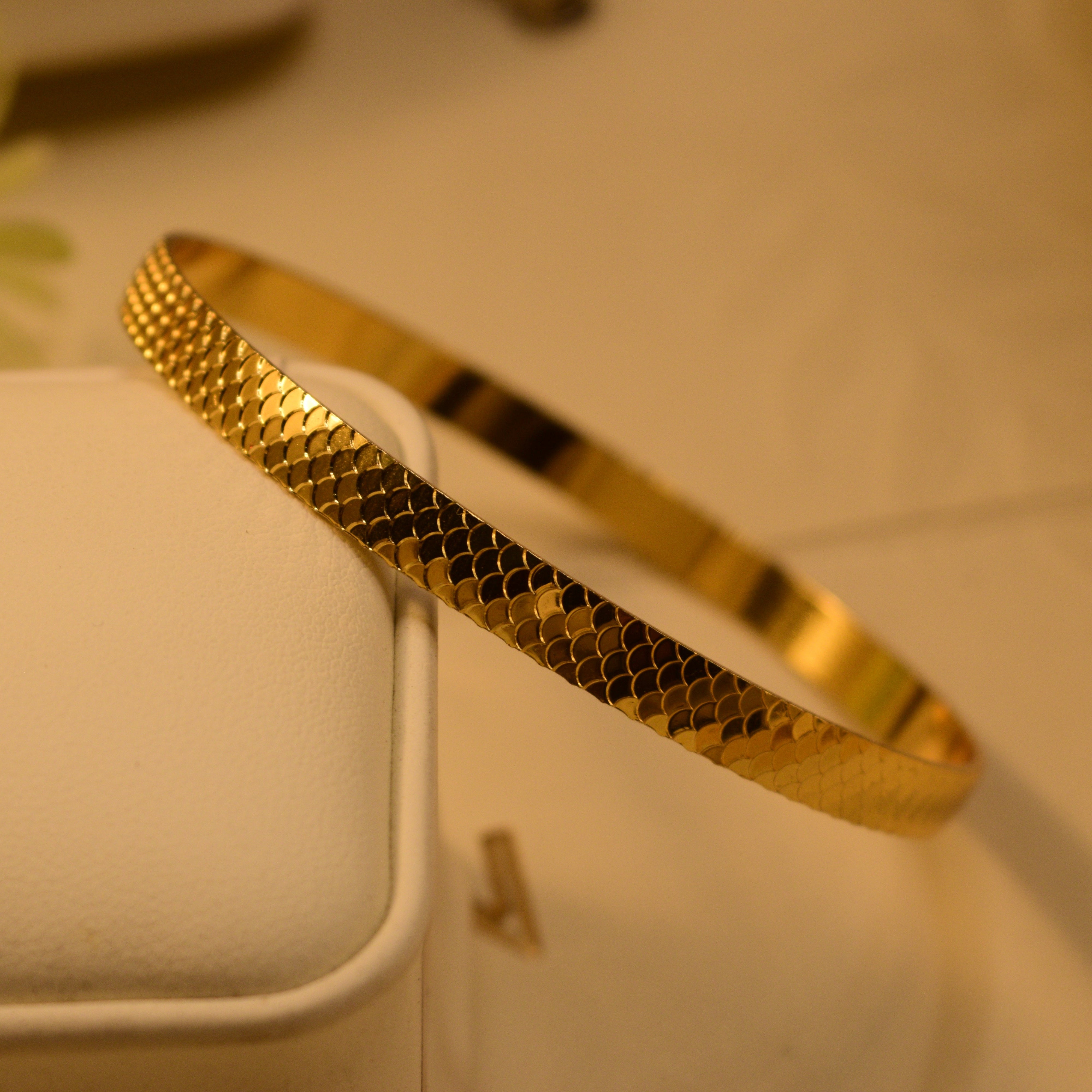Luminous Unique Design Gold Plated Bangle for Girls/Women