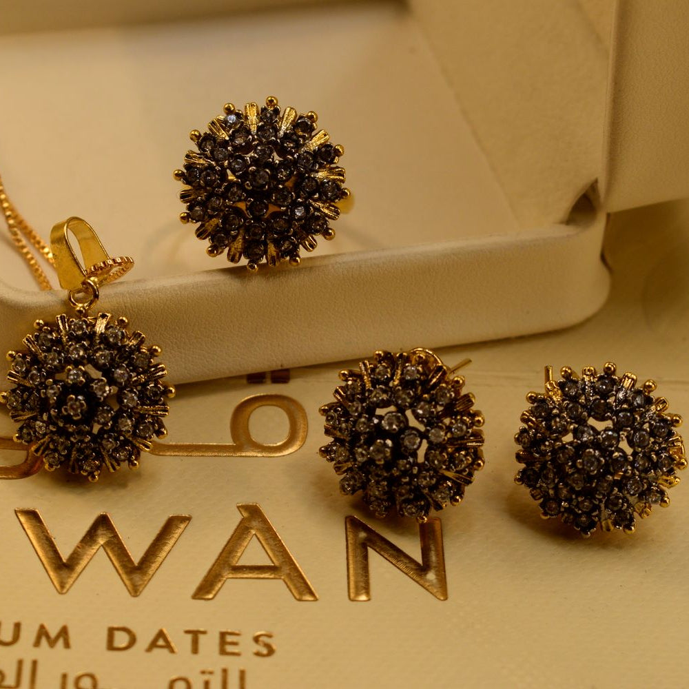 Stylish Design Gold Plated Crystal Stones Necklace Set for Girls/Women