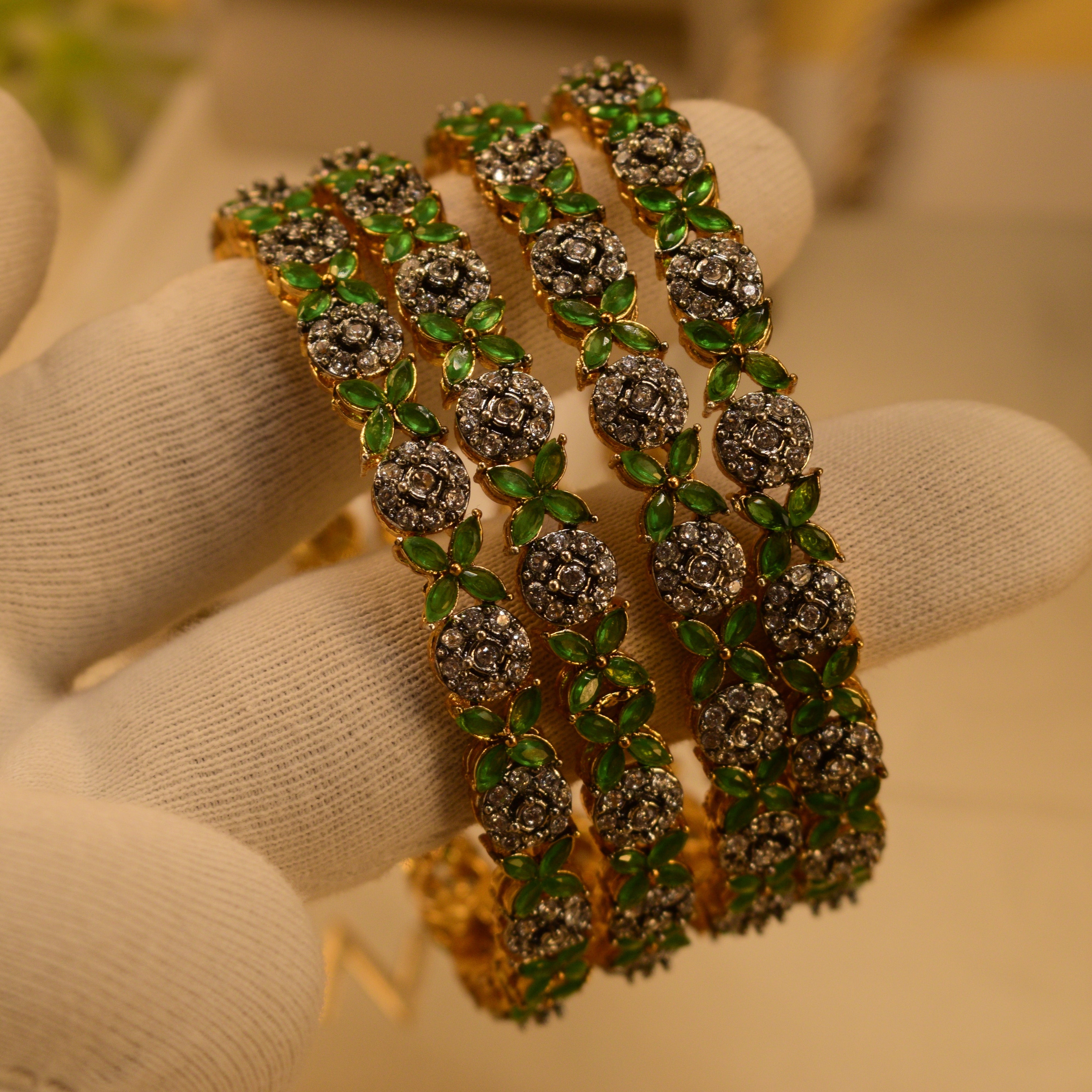 Luxury Design Gold Plated Crystal Stones 4pc Bangle Set for Girls/Women