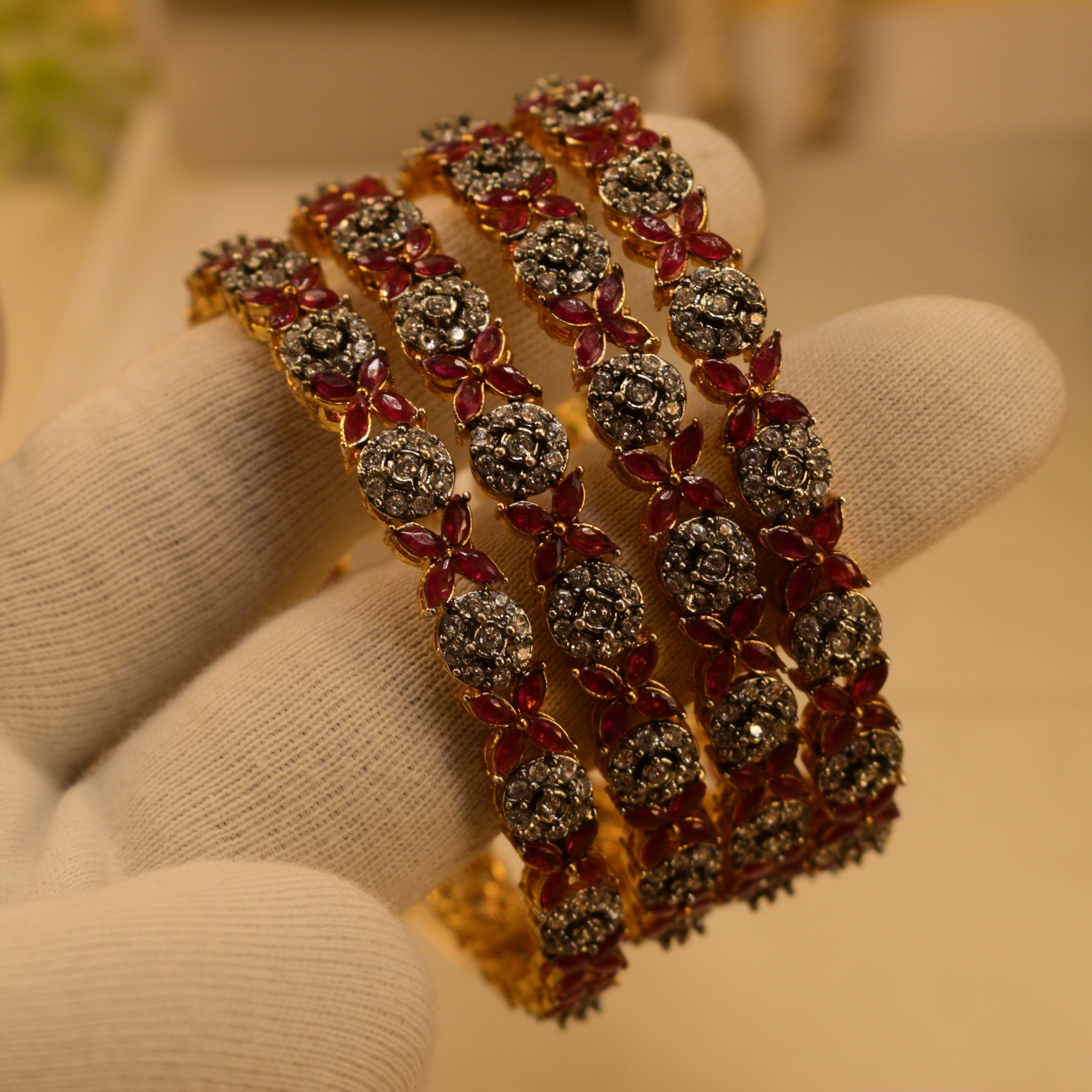 Luxury Design Gold Plated Crystal Stones 4pc Bangle Set for Girls/Women