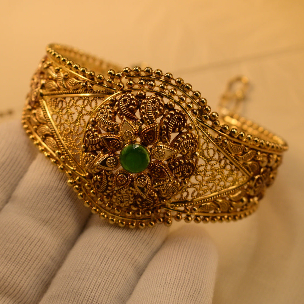 Beautiful Design Gold Plated Crystal Stone Bangle for Girls/Women