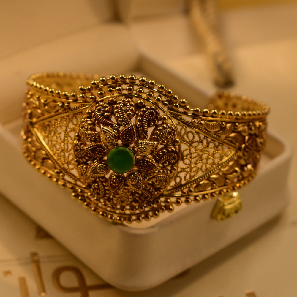 Beautiful Design Gold Plated Crystal Stone Bangle for Girls/Women