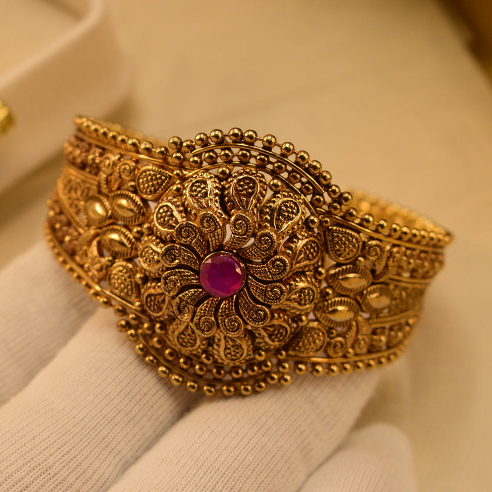 Luxury Design Gold Plated Crystal Stones Bangle for Girls/Women
