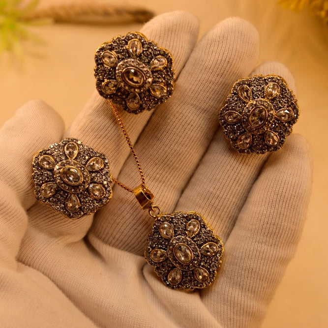 Glamorous Design Gold Plated Crystal Stones Necklace Set for Girls/Women