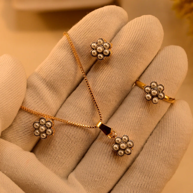Beautiful Design Gold Plated Crystal Stones Necklace Set for Girls/Women