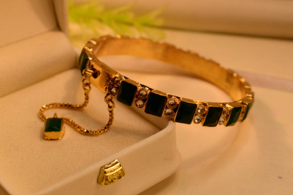 Sparkling Design Gold Plated Crystal Stones Bangle for Girls/Women