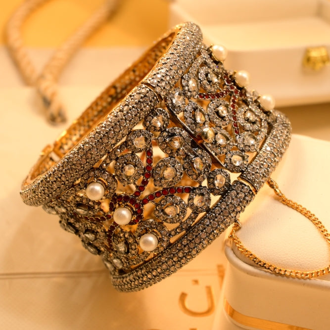 Luxury Design Gold Plated Crystal Stones Bangle Set for Girls/Women