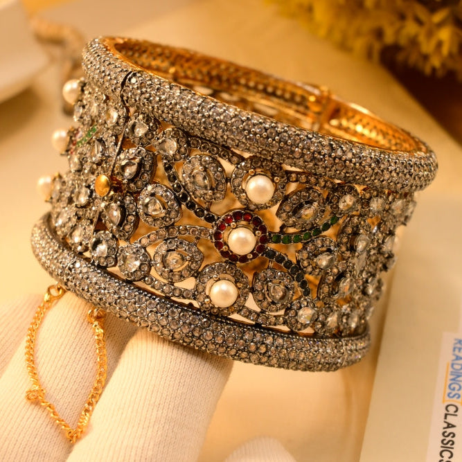 Luxury Design Gold Plated Crystal Stones Bangle Set for Girls/Women