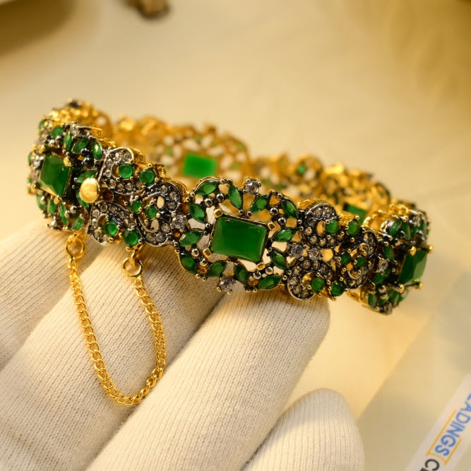 Elegant Design Gold Plated Crystal Stones Bangle for Girls/Women