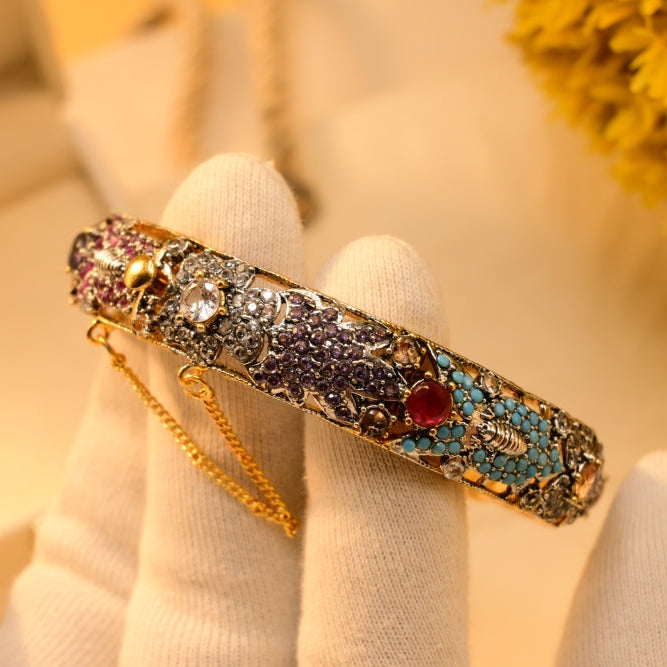 Gorgeous Design Gold Plated Crystal Stones Bangle for Girls/Women