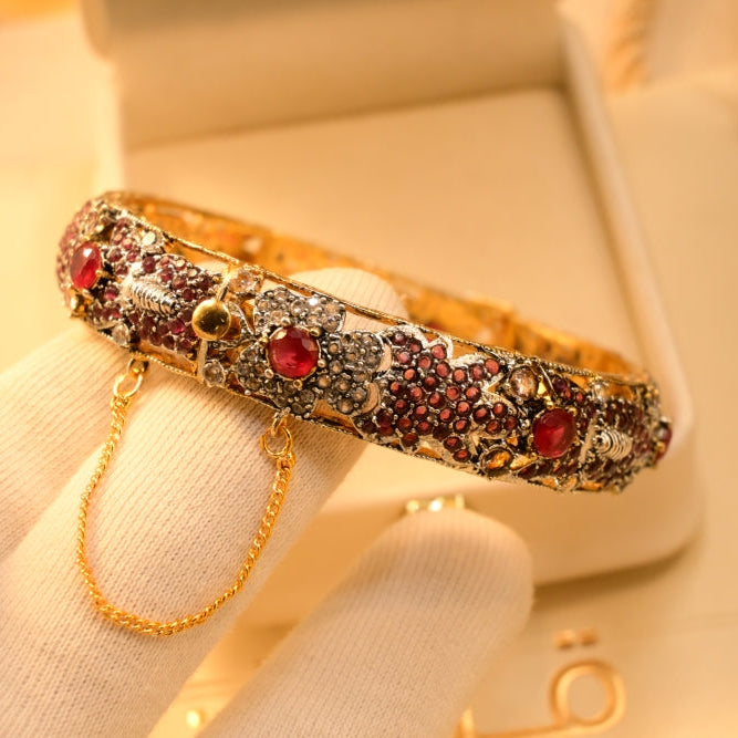 Gorgeous Design Gold Plated Crystal Stones Bangle for Girls/Women