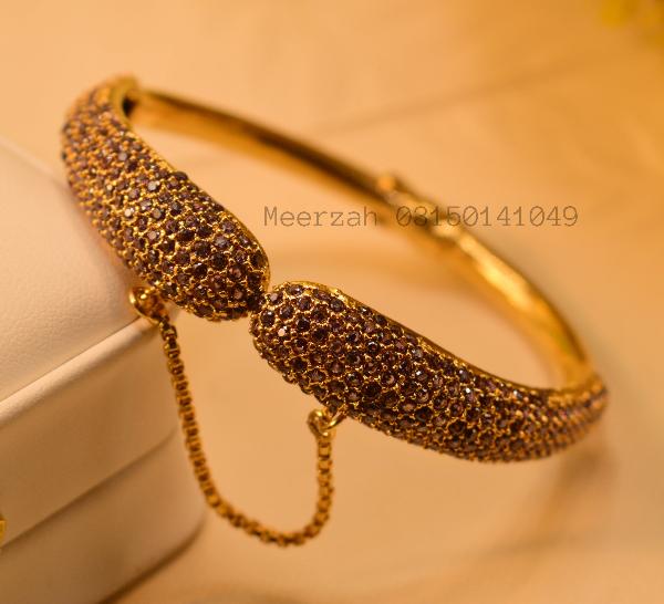 Gorgeous Luminous Real Stones Bangle for Girls/Women