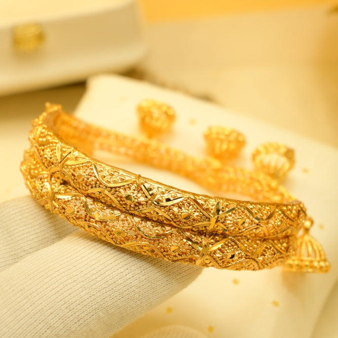 Gorgeous Unique Design Gold Plated Bracelet For Girls/Women
