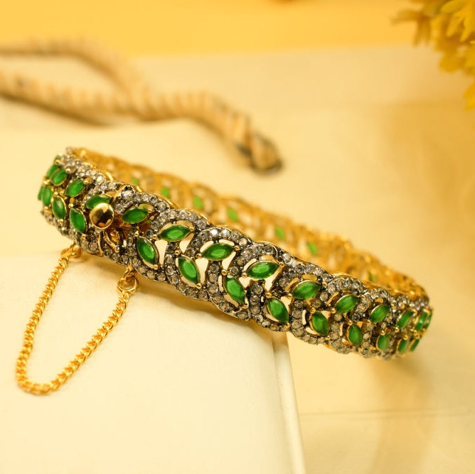 Elegant Design Gold Plated Crystal Stones Bangle for Girls/Women