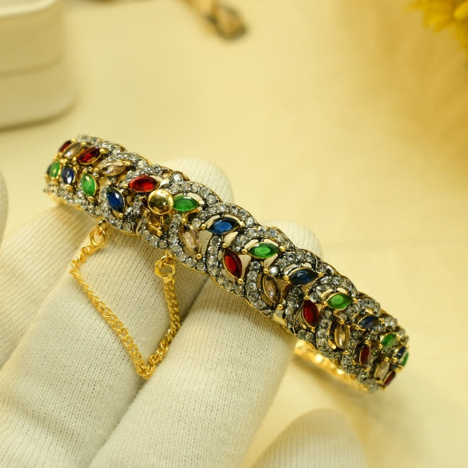Elegant Design Gold Plated Crystal Stones Bangle for Girls/Women