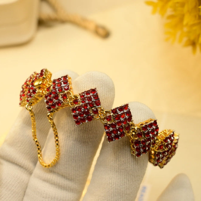 Fancy Design Gold Plated Crystal Stones Bangle for Girls/Women