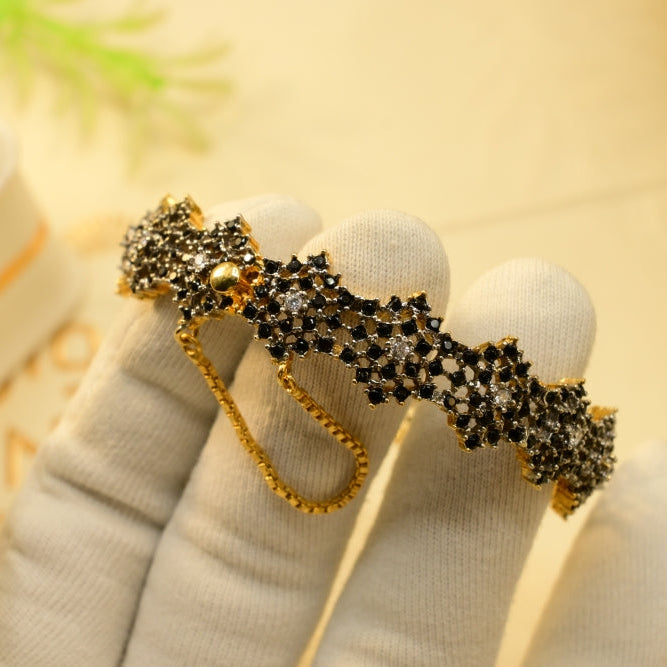 Charming Design Gold Plated Crystal Stones Bangle for Girls/Women