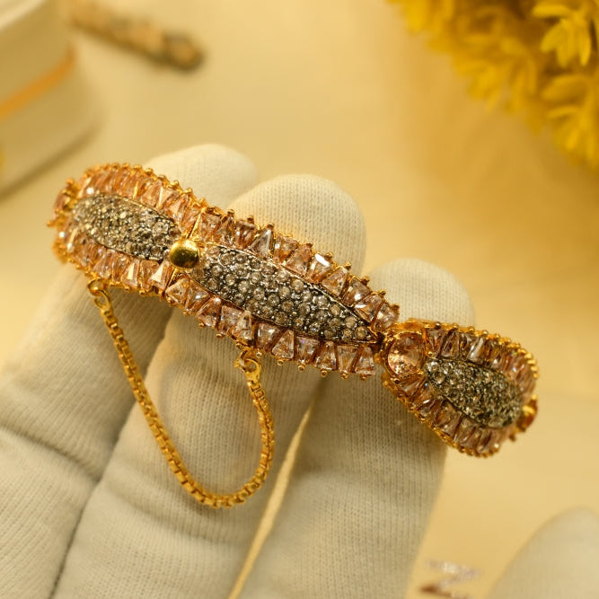 Luxury Design Gold Plated Crystal Stones Bangle for Girls/Women
