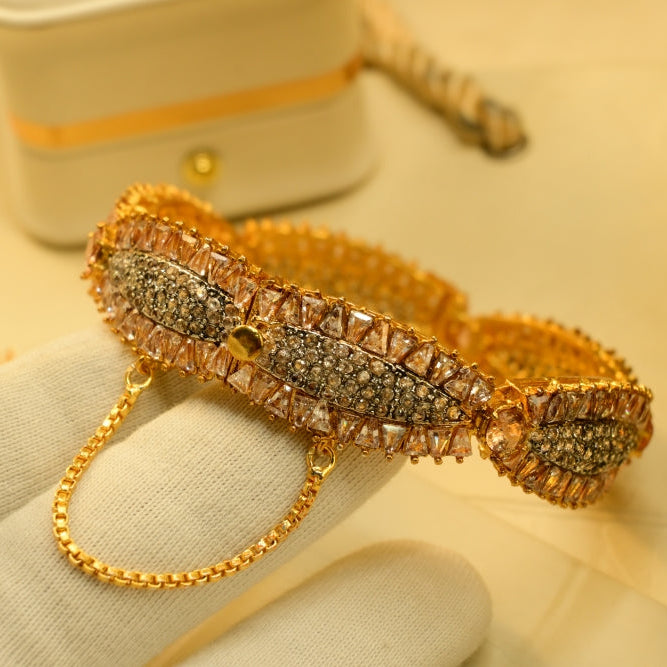Luxury Design Gold Plated Crystal Stones Bangle for Girls/Women