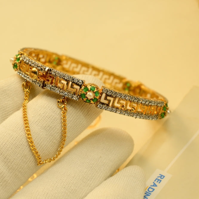 Gorgeous Unique Design Gold Plated Crystal Stones Bangle for Girls/Women