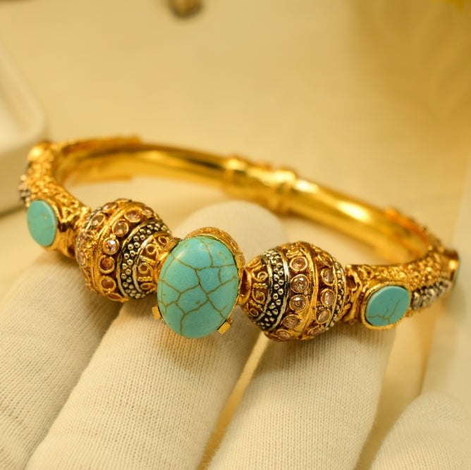 Beautiful Unique Design Gold Plated Crystal Stones Bangle for Girls/Women
