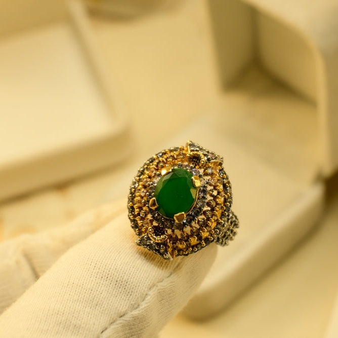 Dazzling Unique Design Gold Plated Crystal Stones Ring For Girls/women