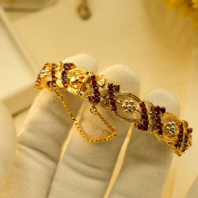 Elegant Design Gold Plated Crystal Stones Bangle for Girls/Women