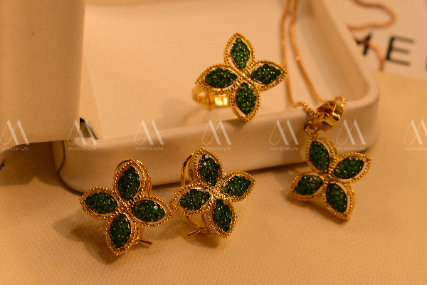 Unique Flower Design Gold Plated Real Stones Necklace Set for Girls/Women