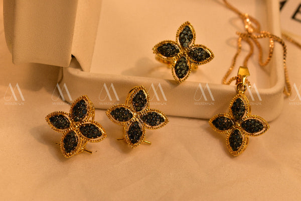 Unique Flower Design Gold Plated Real Stones Necklace Set for Girls/Women