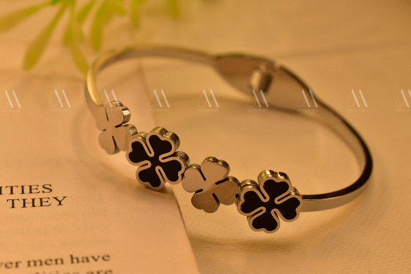 Luxury Flower Design Silver Plated Real Stone Bracelet for Girls/Women