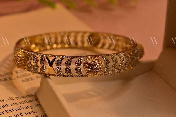 Glamorous Design Gold Plated Real Stones Bangle for Girls/Women