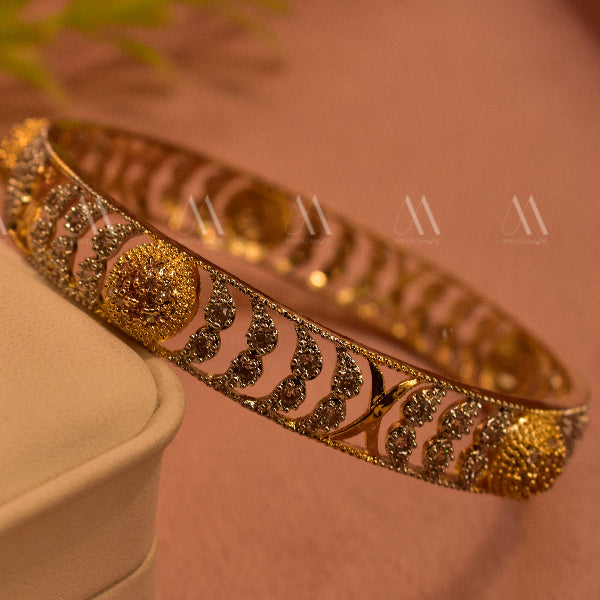 Glamorous Design Gold Plated Real Stones Bangle for Girls/Women