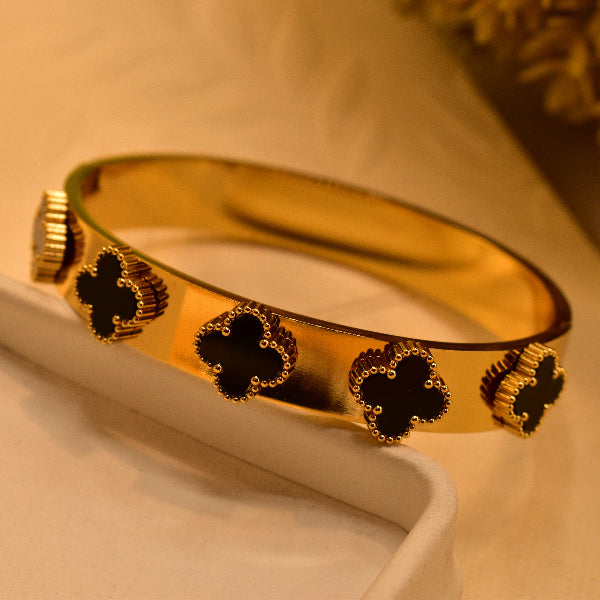 Gorgeous Unique Design Gold Plated Bracelet for Girls/Women