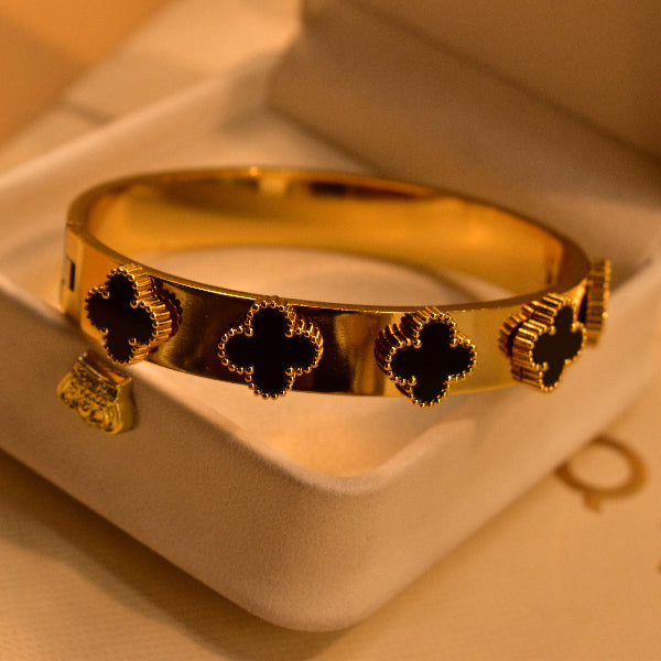 Gorgeous Unique Design Gold Plated Bracelet for Girls/Women
