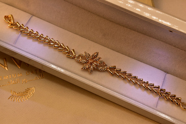 Glamorous Unique Design Crystal Stones Bracelet for Girls/Women