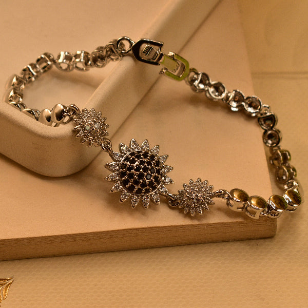 Beautiful Unique Design Silver Plated Bracelet for Girls/Women