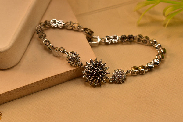 Beautiful Unique Design Silver Plated Bracelet for Girls/Women
