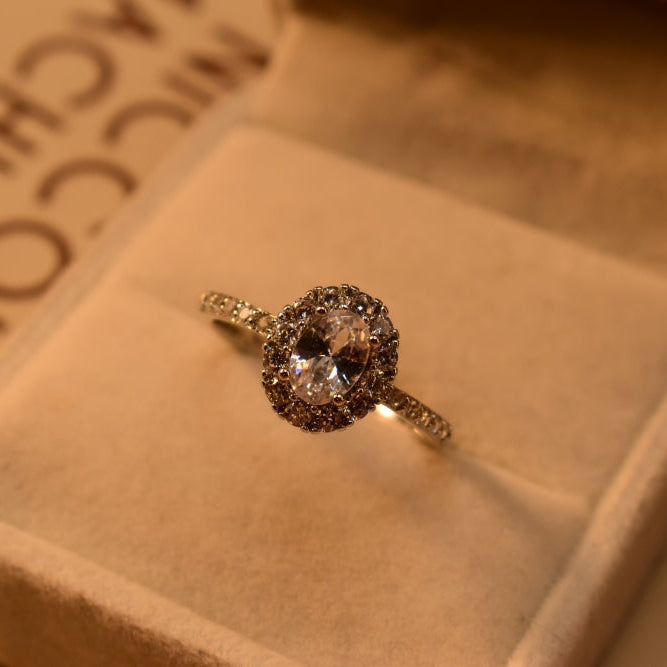 Luxury Unique Design Crystal Stones Ring For Girls/Women