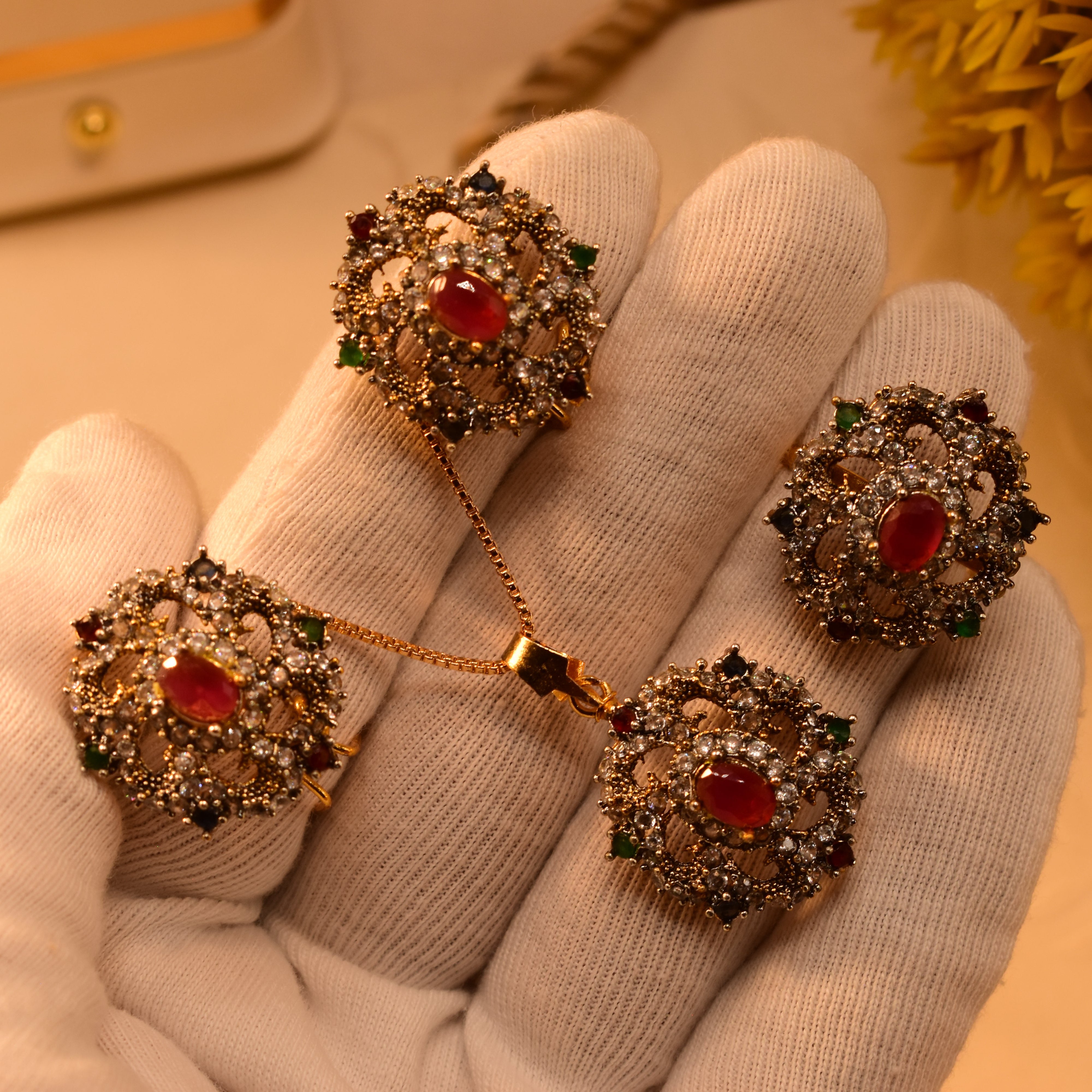 Luxury Design Gold Plated Crystal Stones Necklace Set for Girls/Women