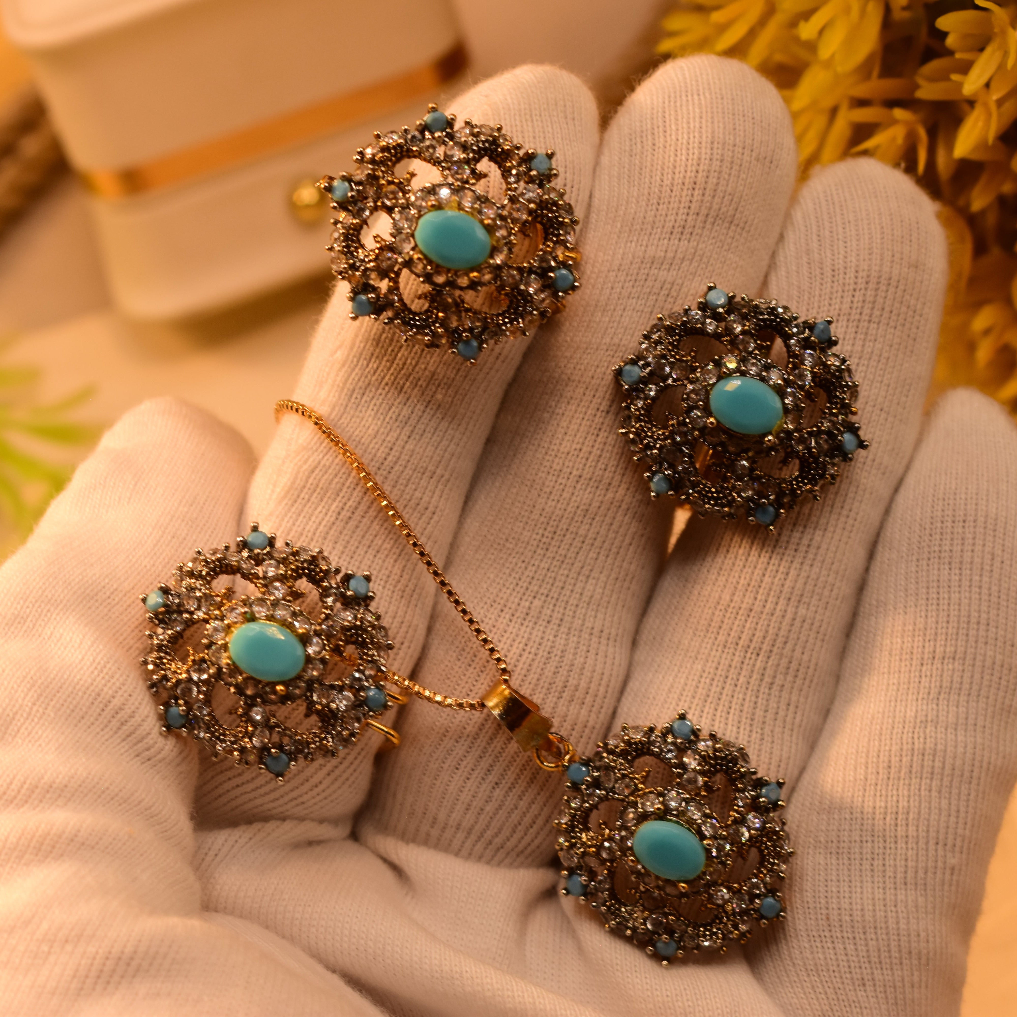 Luxury Design Gold Plated Crystal Stones Necklace Set for Girls/Women