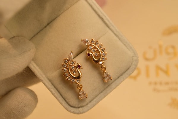 Stylish Golden Unique Elegant Design Earrings For Girls/women.