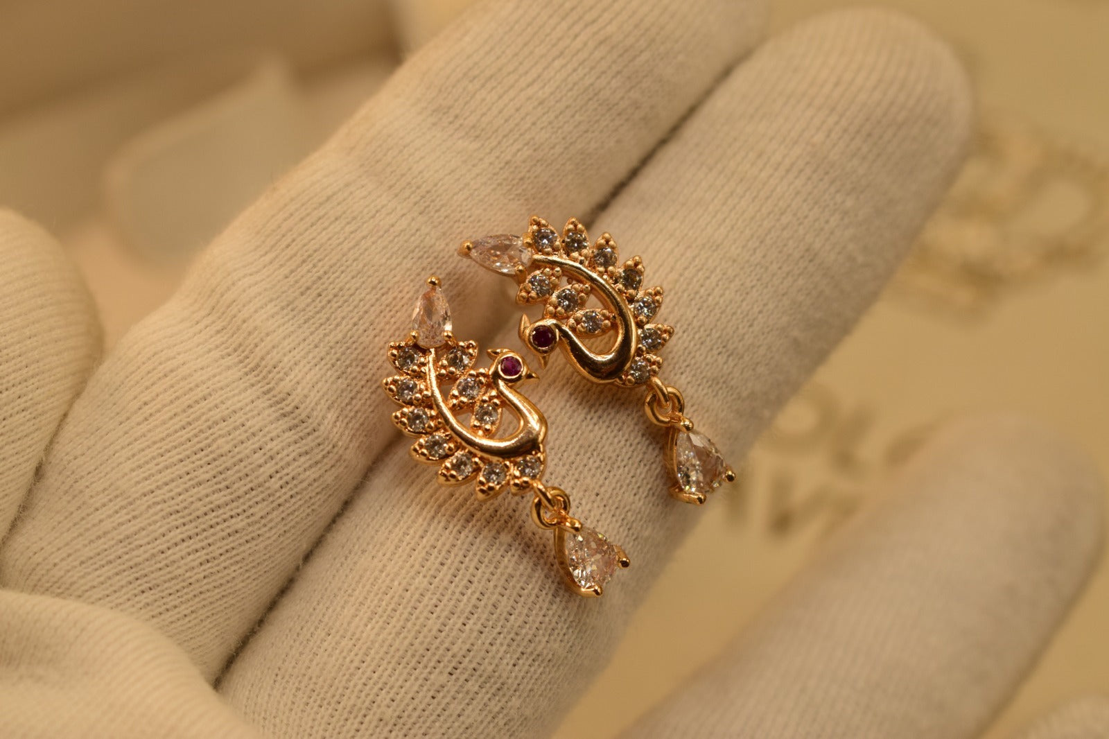 Stylish Golden Unique Elegant Design Earrings For Girls/women.