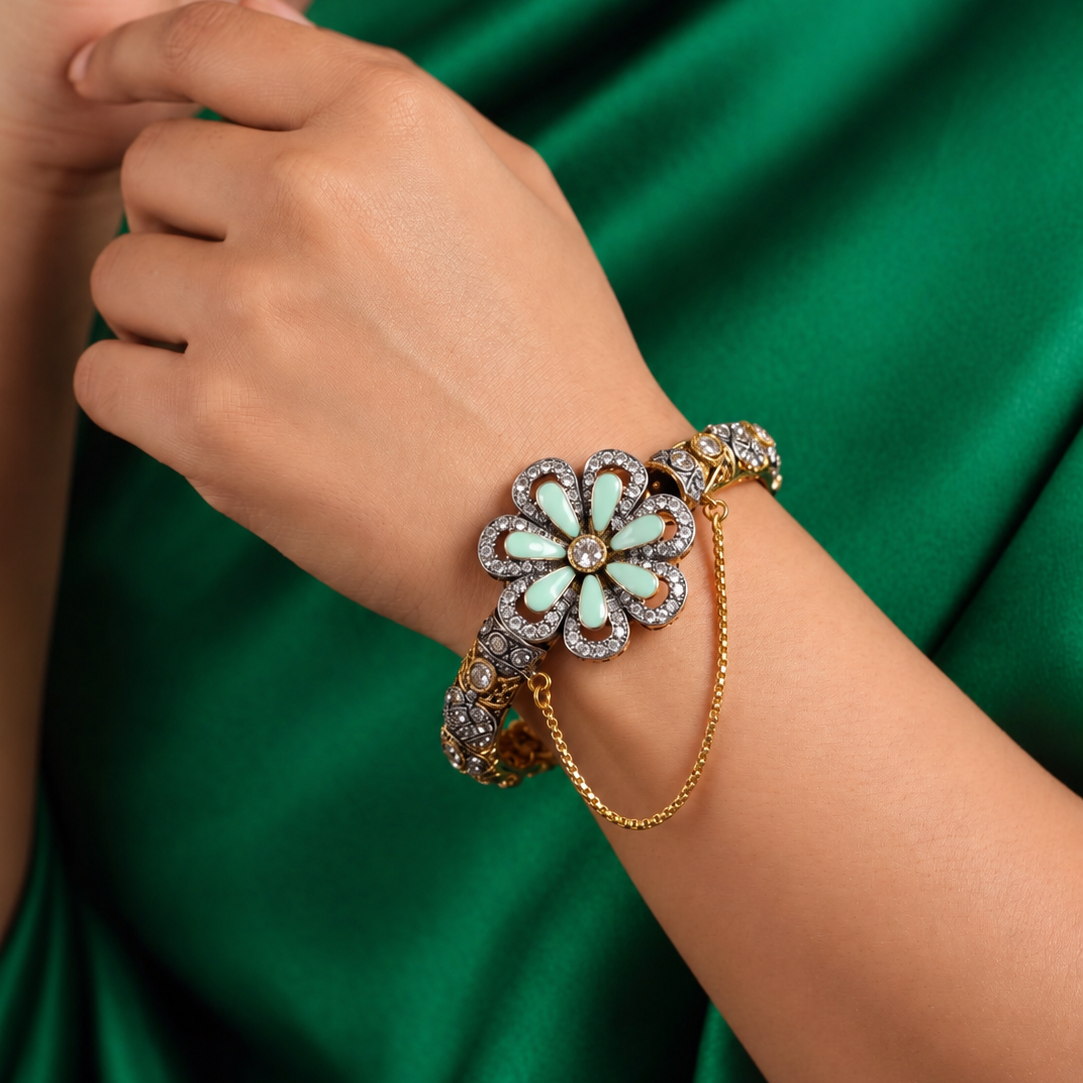 Beautiful Design Gold Plated Crystal Stones Bangle For Girls/women