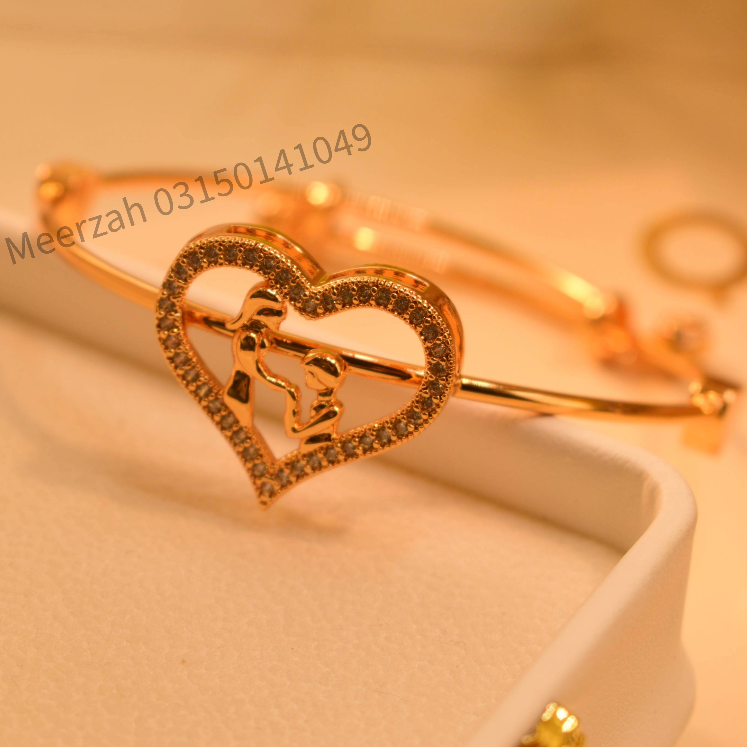 Glamorous Heart Design 24K Gold Plated Bracelet for Girls/Women