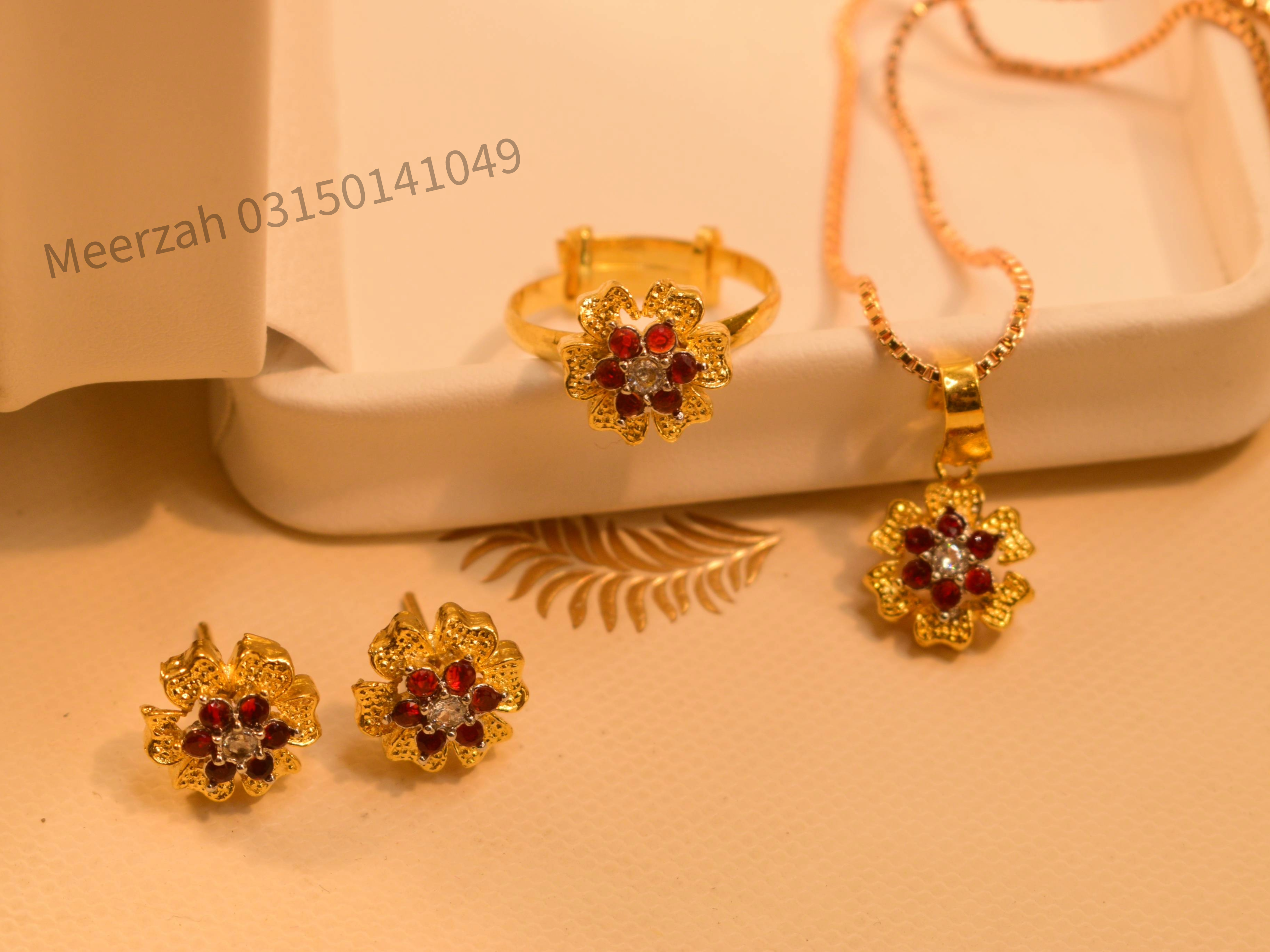 Fancy Flower Shaped Inlaid Stones Necklace Set for Girls/Women