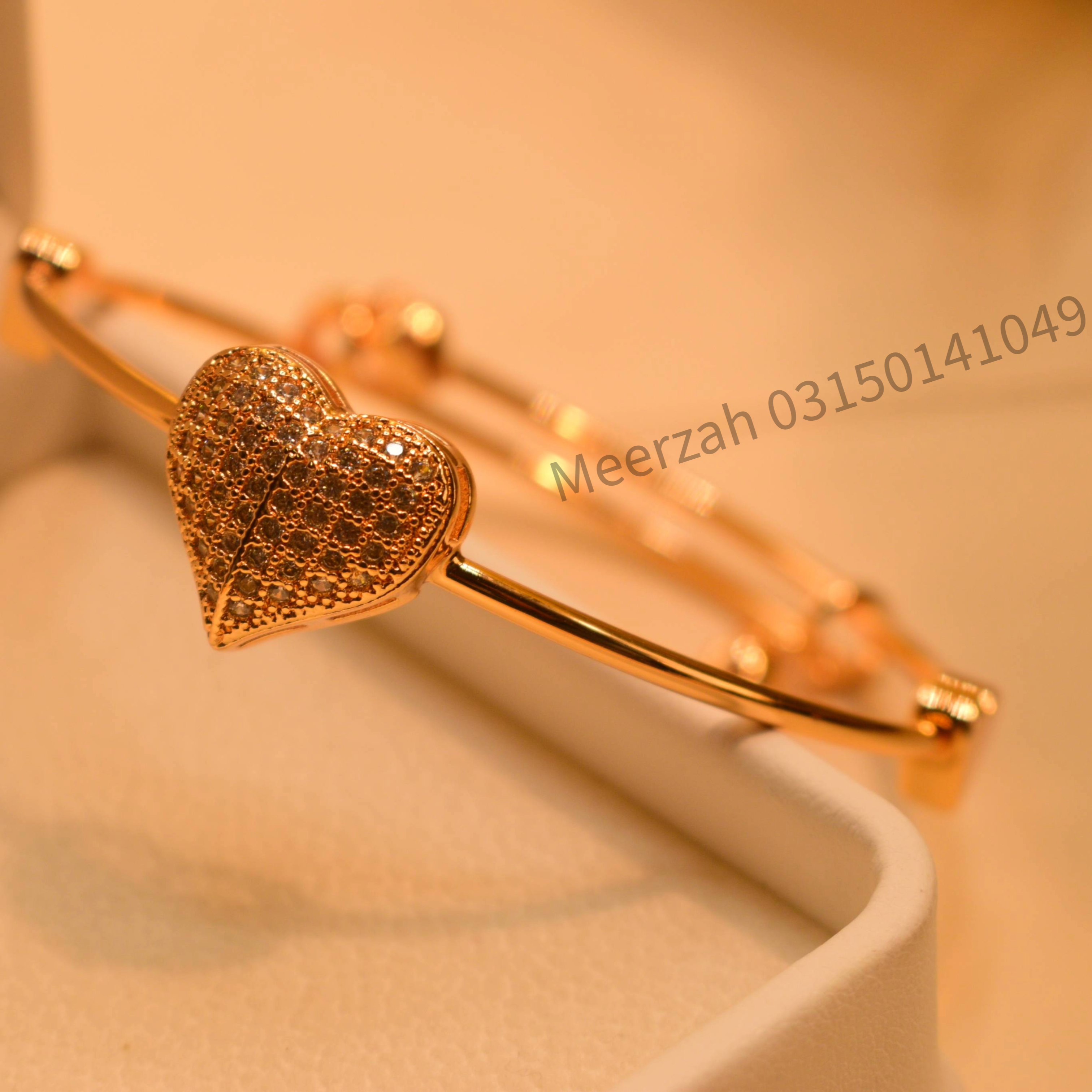 Stylish Unique Design 24K Gold Plated Bracelet for Girls/Women