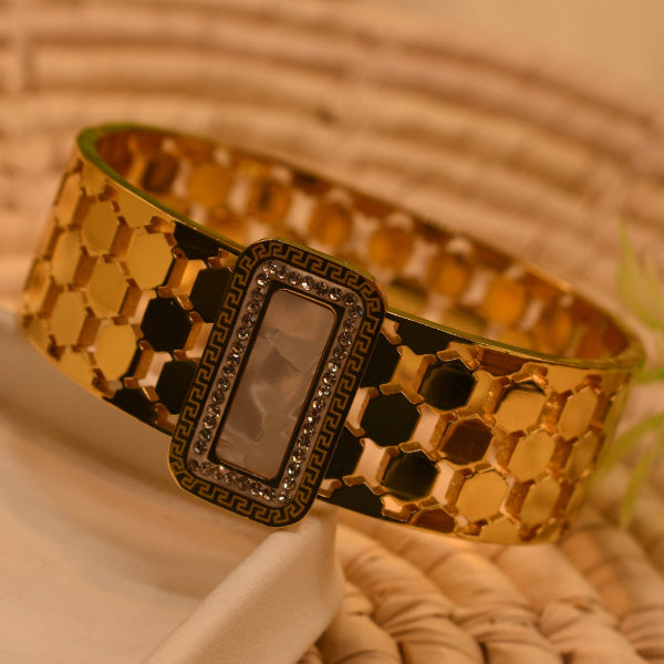 Stylish Design Gold Plated Real Stone Bracelet for Girls/Women