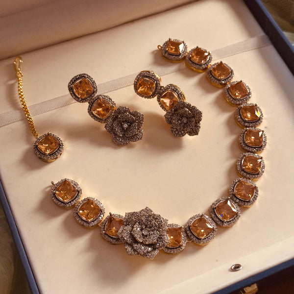 Beautiful Design Gold Plated Crystal Stones Necklace Set for Girls/Women