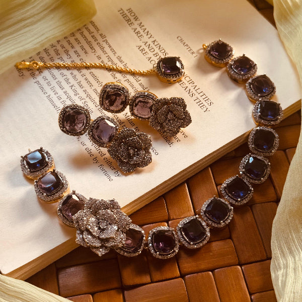 Beautiful Design Gold Plated Crystal Stones Necklace Set for Girls/Women